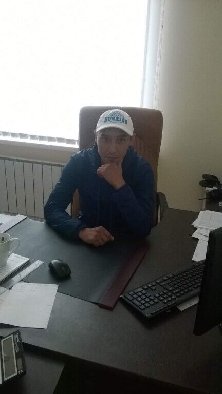  48078711  Kairat, 38 ,    