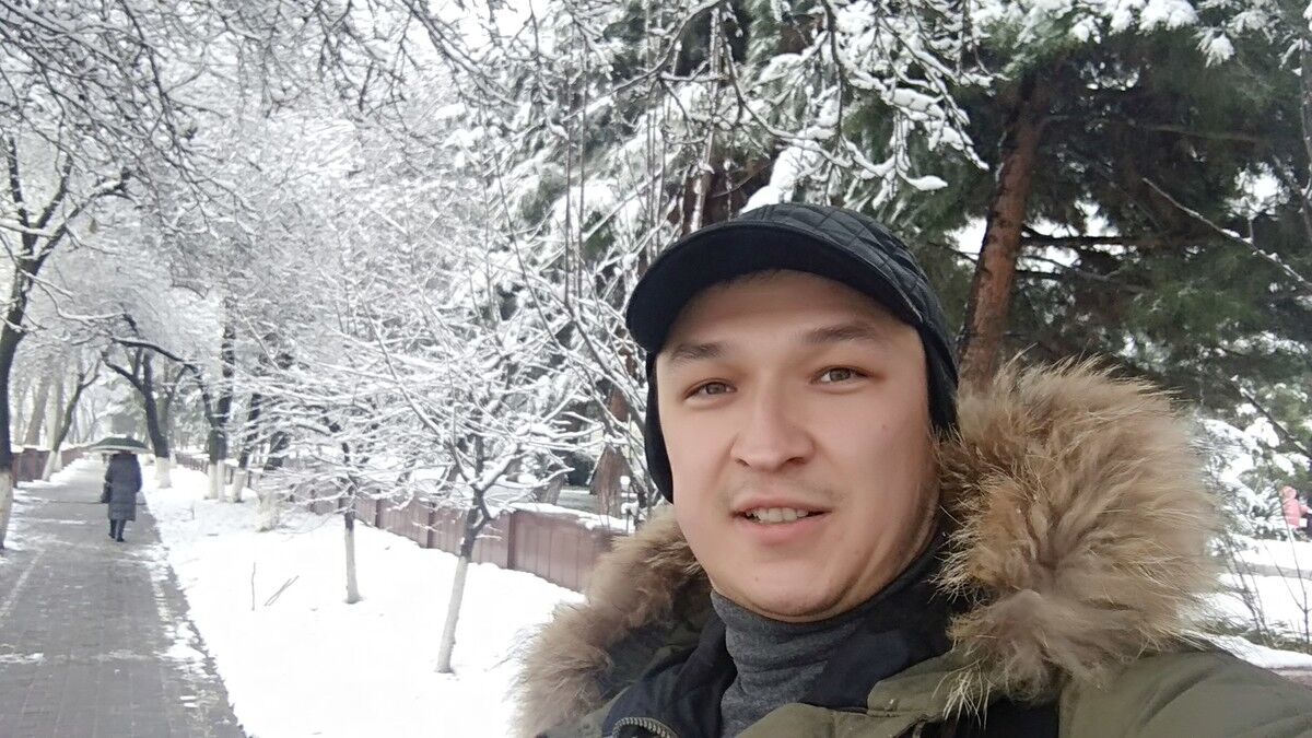  ,   Alex, 32 ,   