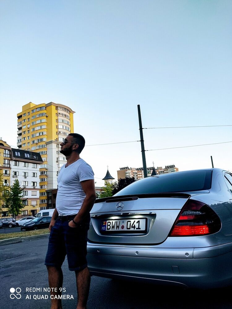  20963561  Sergiu, 32 ,    
