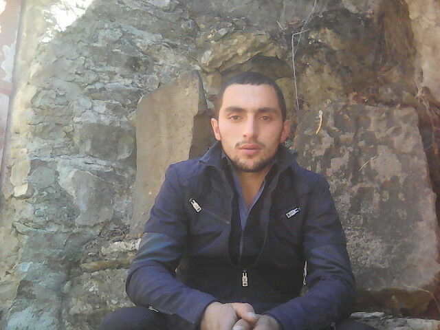  11520801  G a r, 33 ,    -