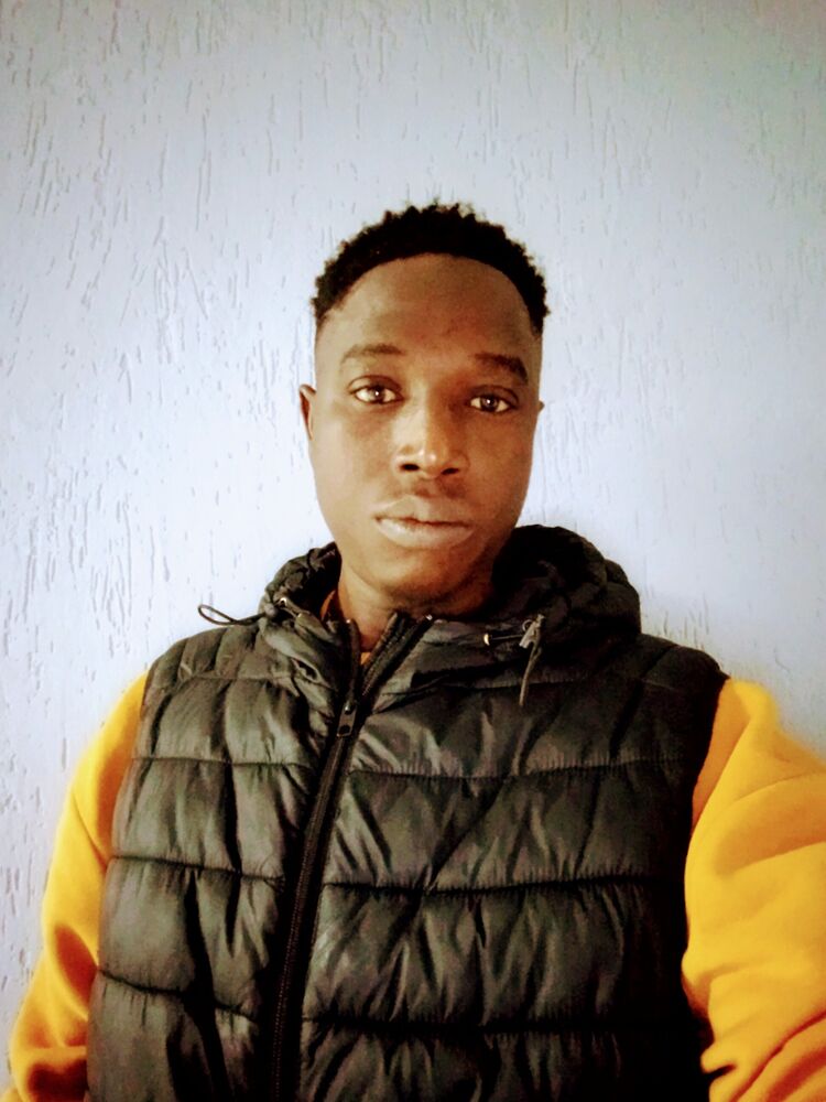  33985021  Umar, 27 ,    