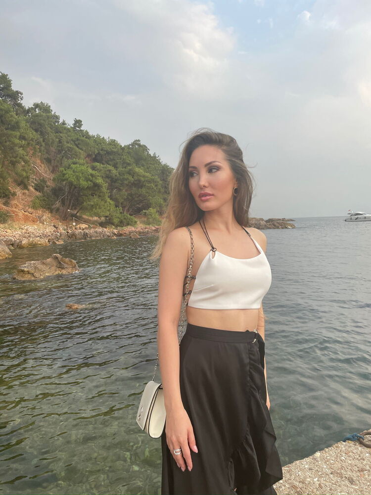  ,   Dina, 29 ,   ,   