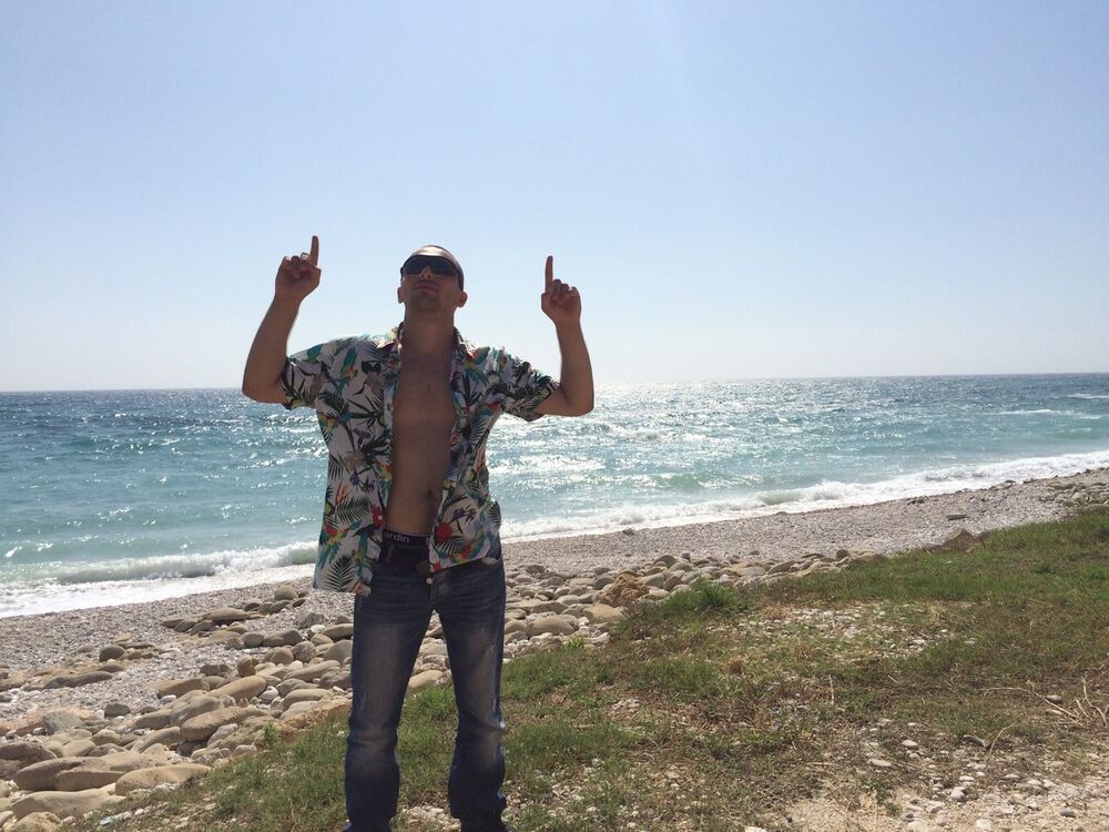  9907481  Anastasios, 34 ,    