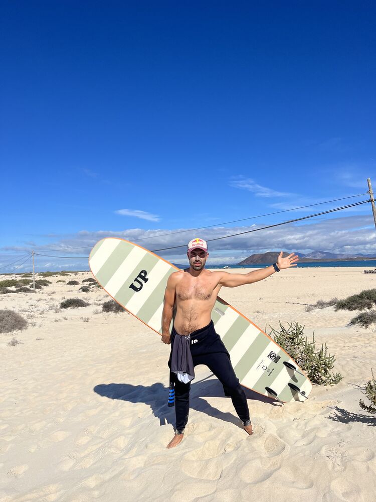  Barcelona,   Kiril, 37 ,   ,   , c , 