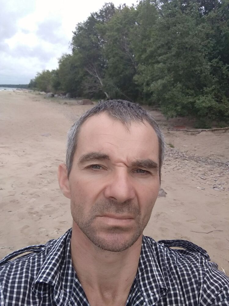  ,   Robert, 48 ,   