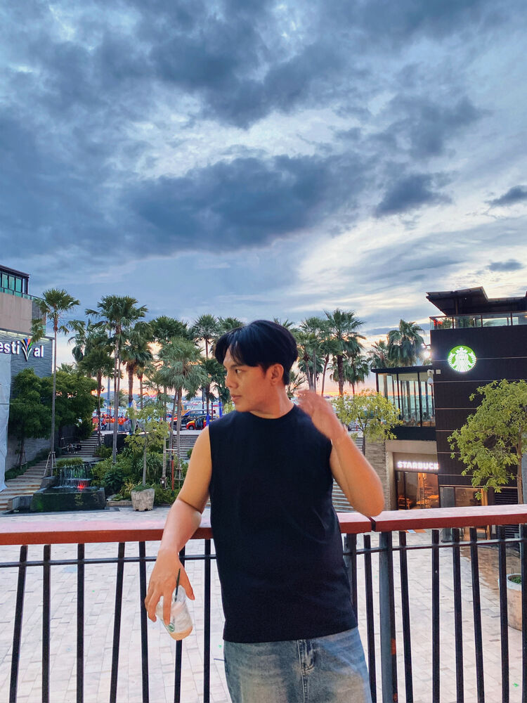  39805761  Chawalit, 29 ,    Pak Kret
