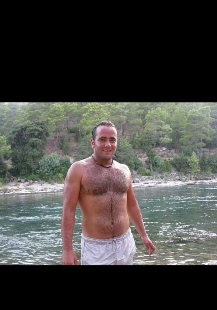  46130881  Emre, 39 ,    