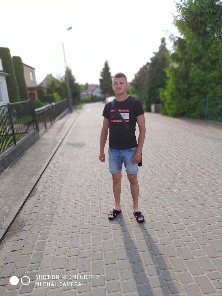  ,   Stas, 28 ,   