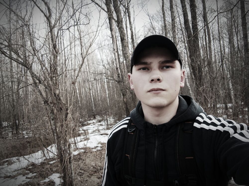 22817441  Roman, 27 ,    Selfoss