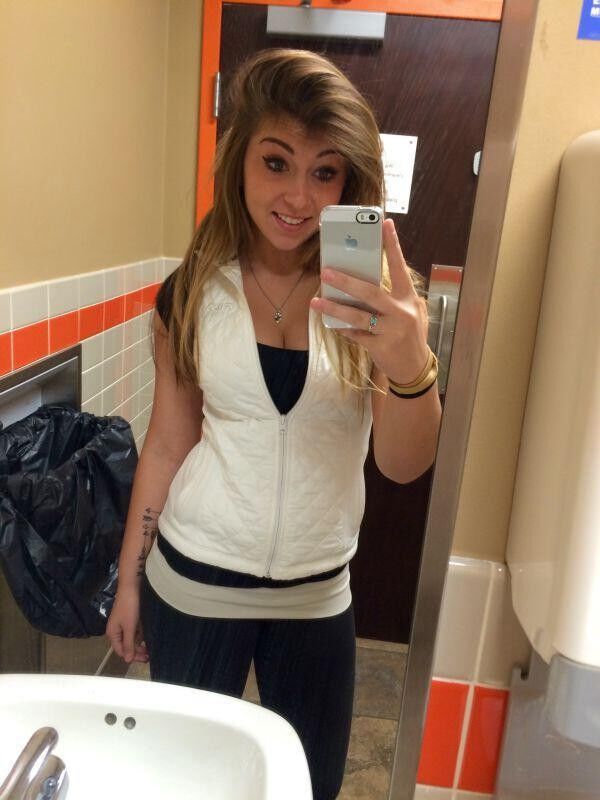  ,   Nika, 34 ,   