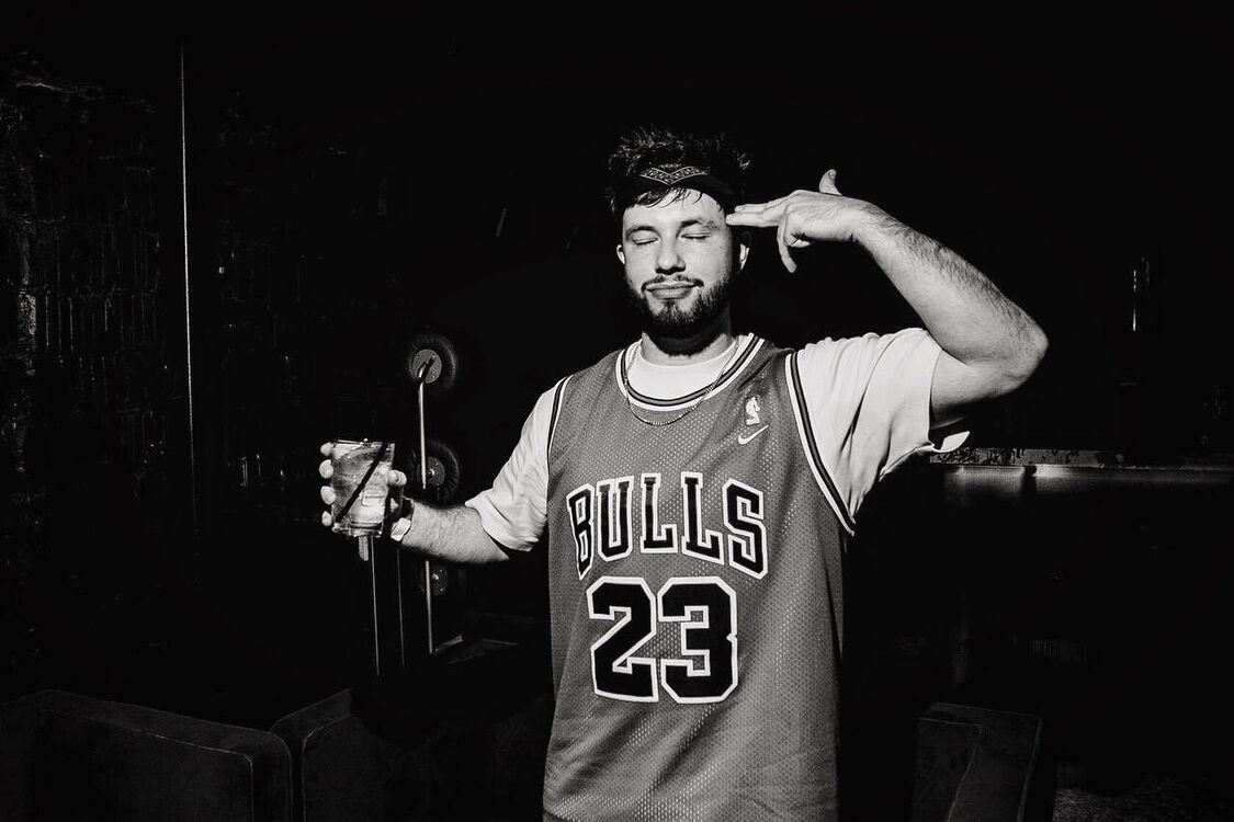  33503981  , 28 ,    --