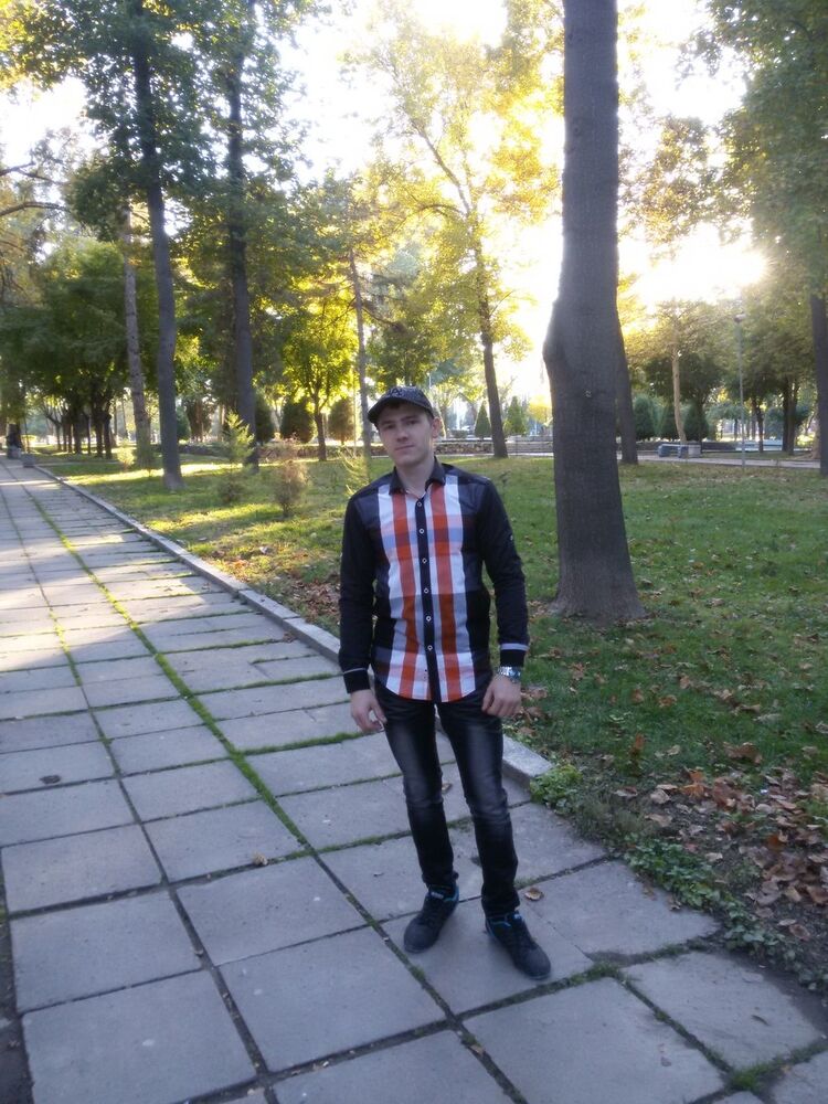  8226931  Ruslan, 32 ,    