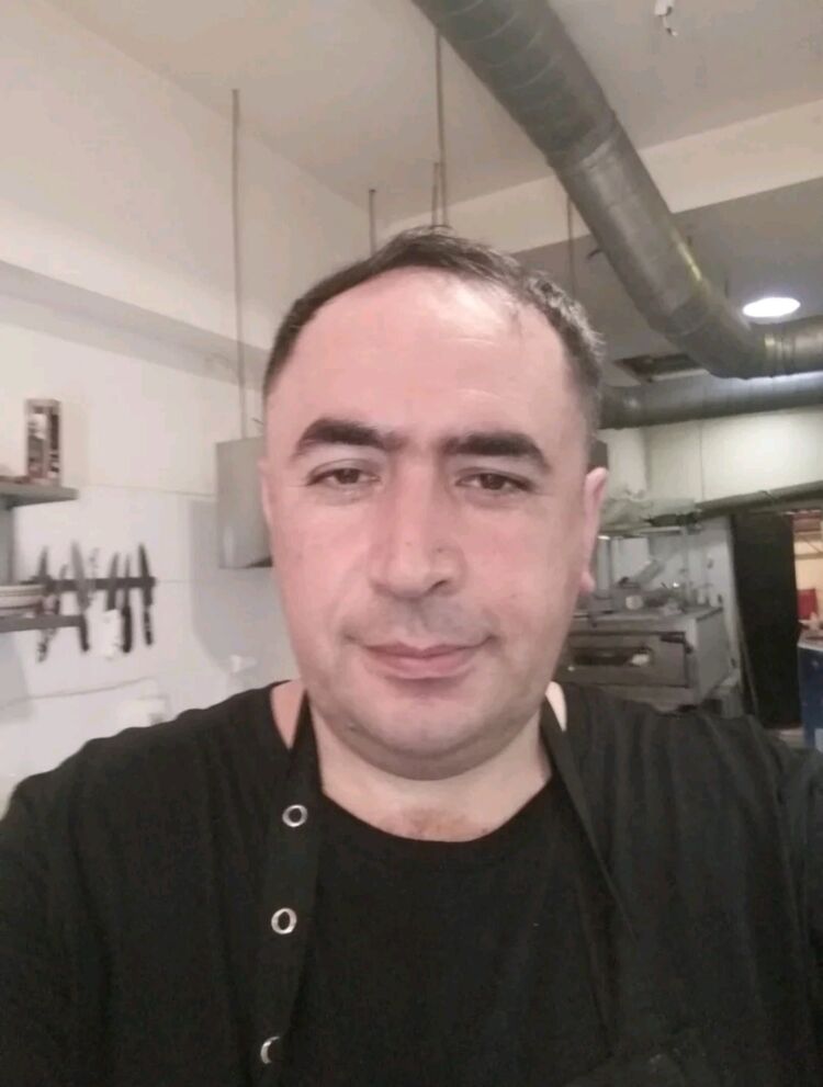  53668621  Mehmet, 35 ,    