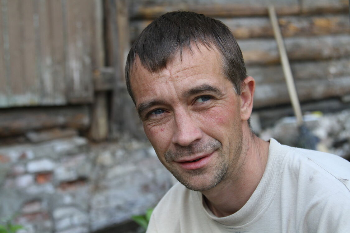  8352891  , 48 ,    -