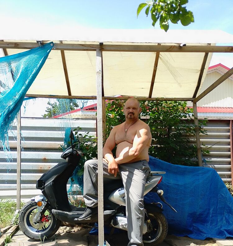  51825491  Oleg, 49 ,    