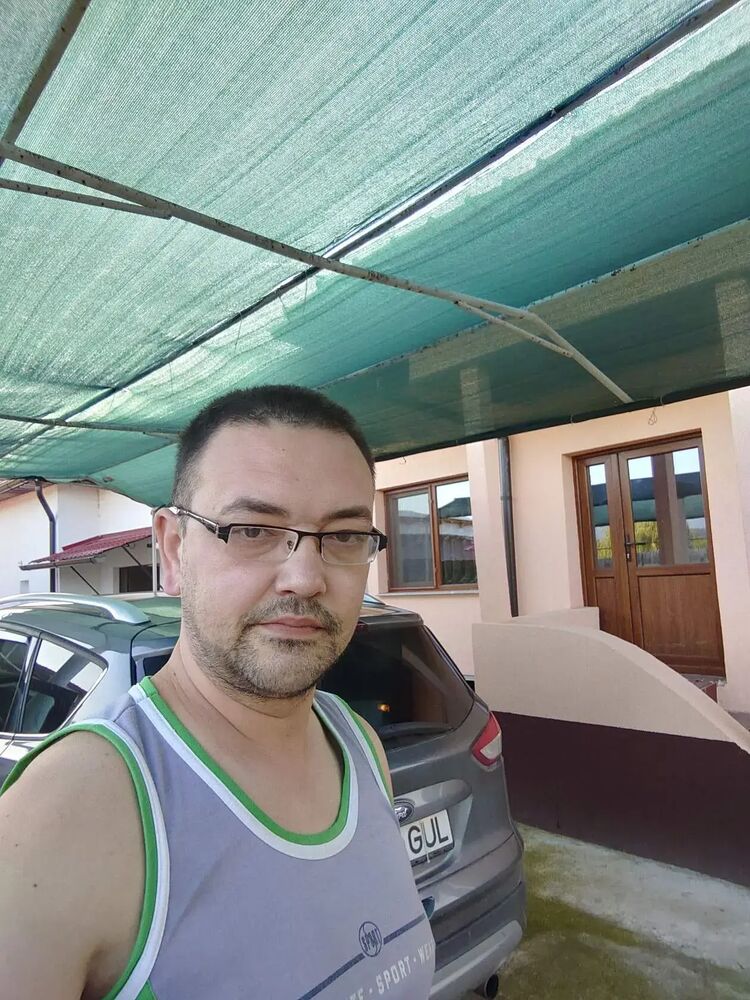  Targu Jiu,   Iaroslav, 40 ,     , c , 