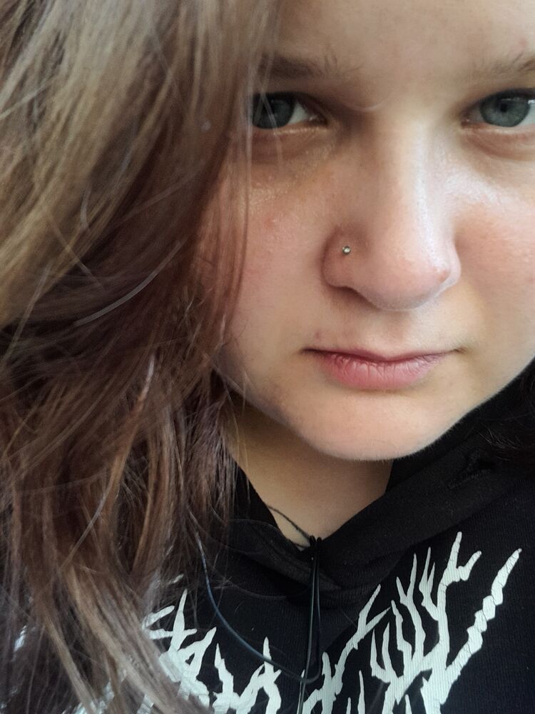  ,   Alina, 24 ,   