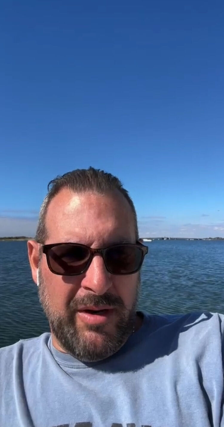 ���������� Biddeford, ���� ������� Davis, 52 ����, ������������ ��� ������, ����� � ���������, c�������� ���������, ���������