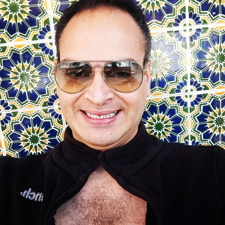  19628231  Ayman, 39 ,    
