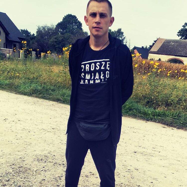  25648821  Vladyslav, 29 ,    