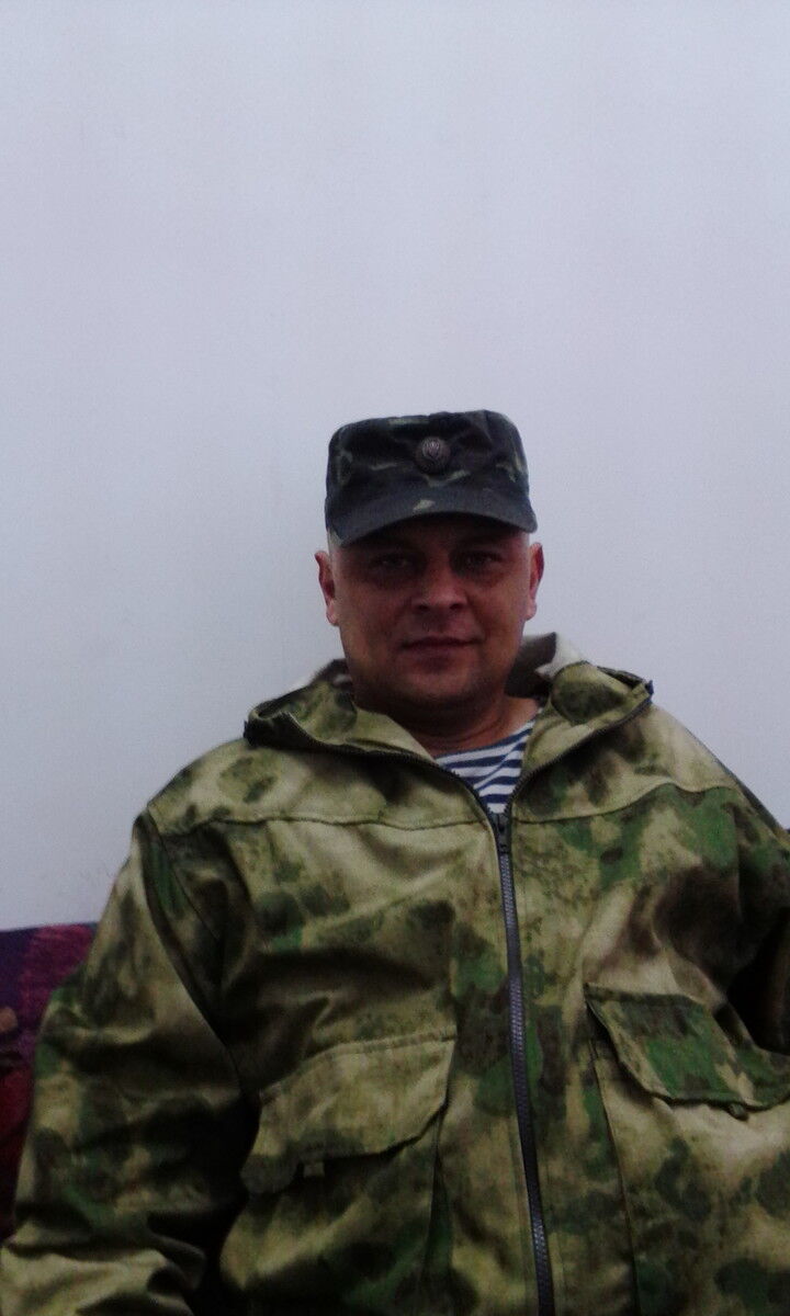  5736761  Viktor, 47 ,    