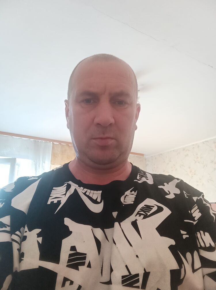  38477161  Andrey, 45 ,    