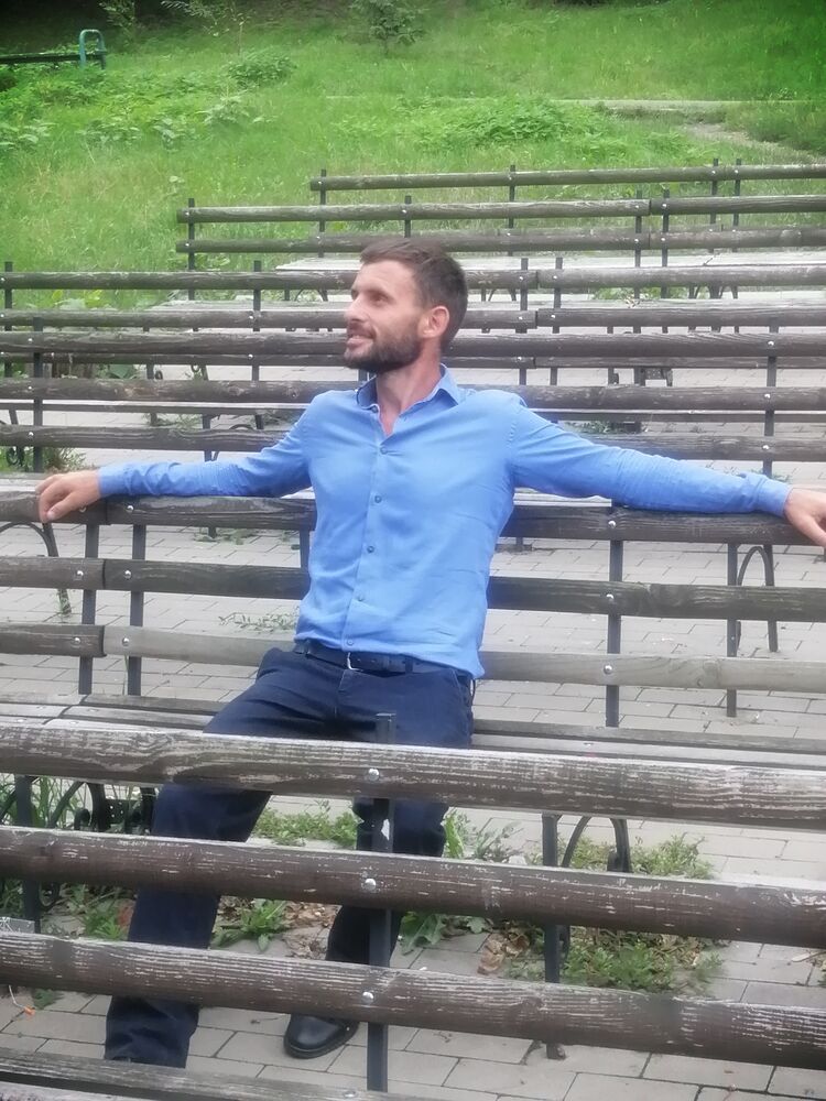  28679141  Leonid, 37 ,    