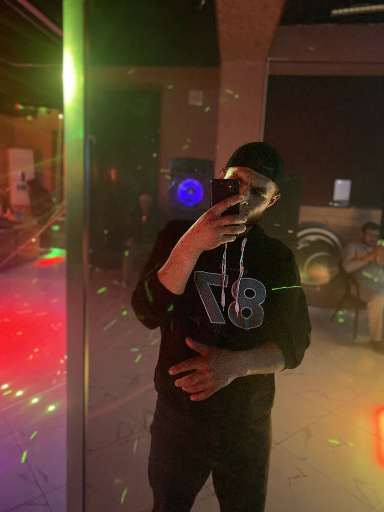  44381541  Zoirov, 30 ,    