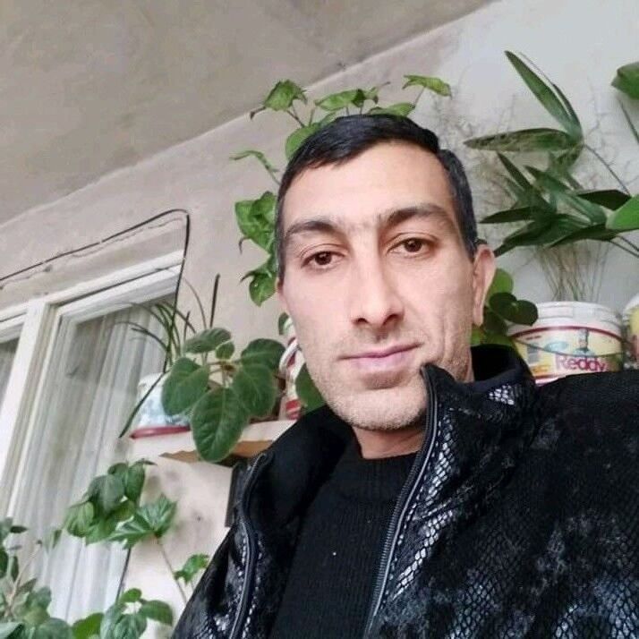  ,   Karen, 44 ,   ,   , c 