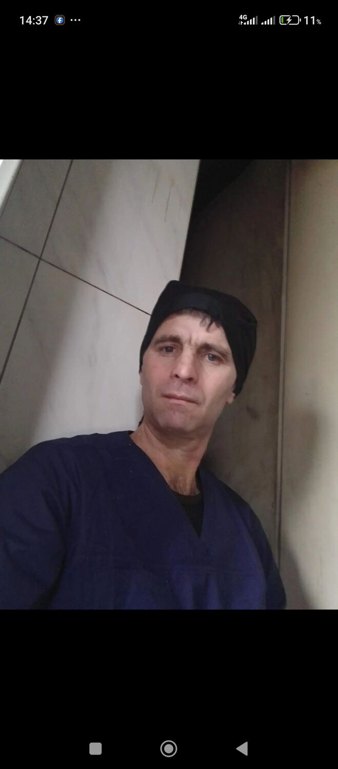  52370811  Constantin, 47 ,    