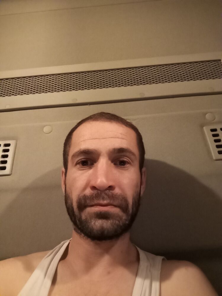  41482161  Artur, 34 ,    