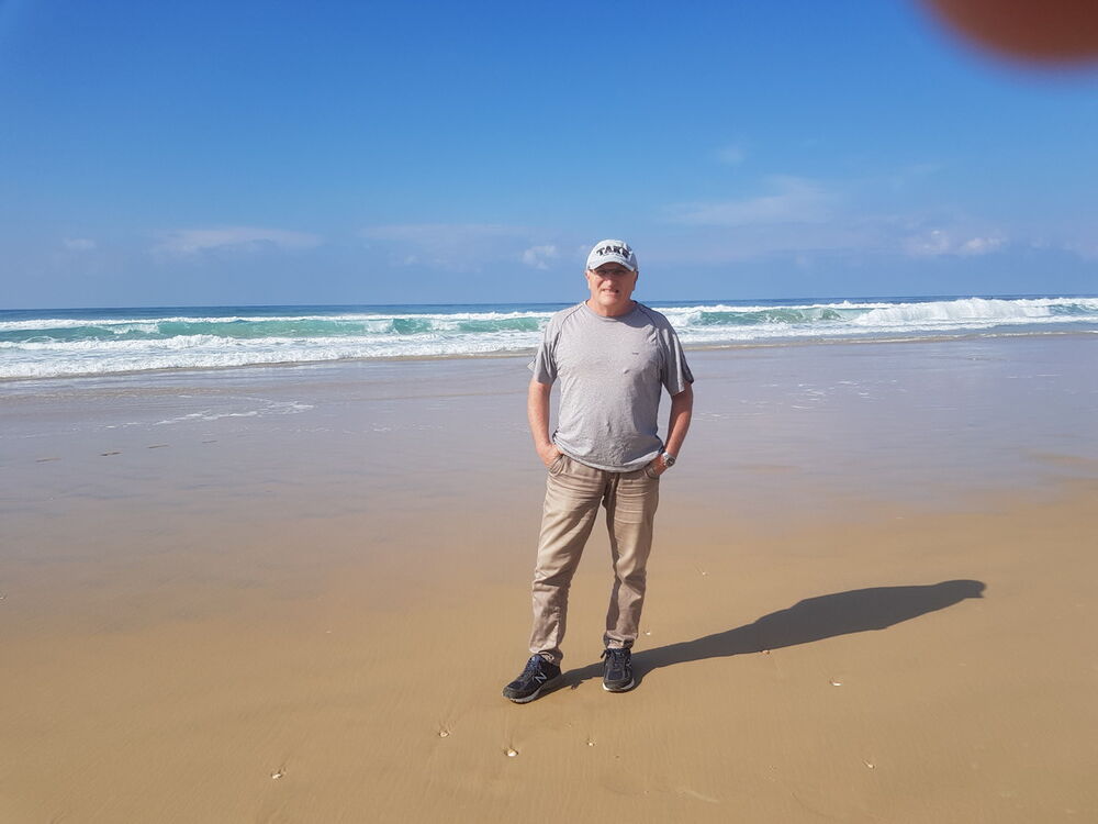  14212001  Michael, 64 ,    Rishon Leziyyon