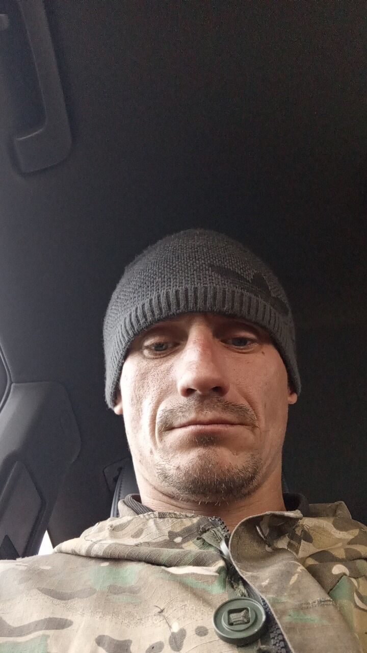  50098231  Petr, 38 ,    --