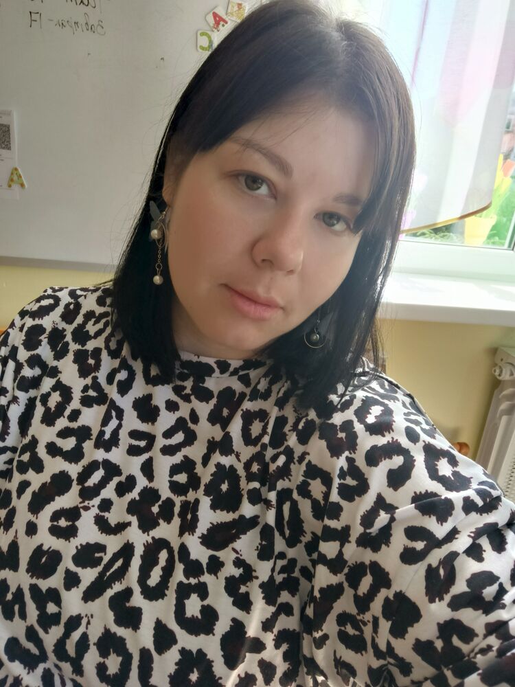  52693261  , 28 ,    