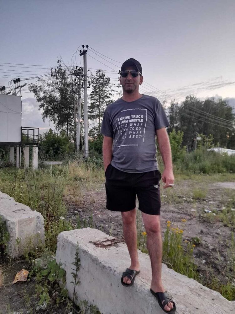  ,   Artur, 36 ,   ,   