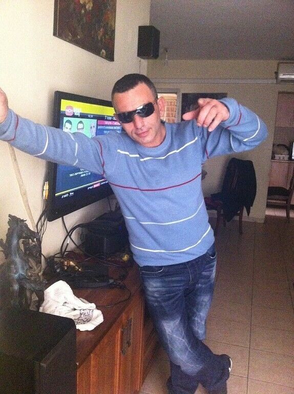  Hadera,   Garik, 51 ,   ,   , c , 