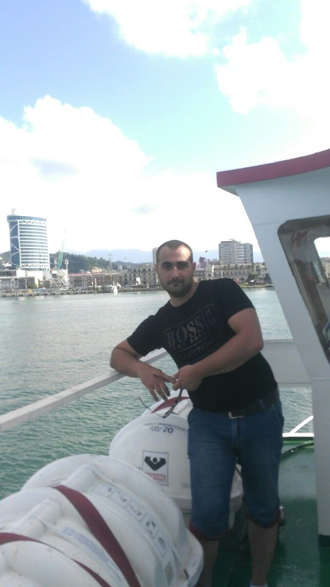  19614321  Artyom, 38 ,    