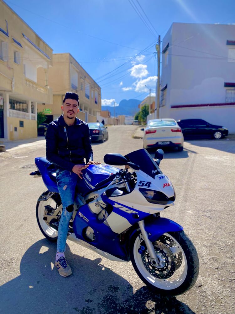  33982041  Hussain, 25 ,    Tunis