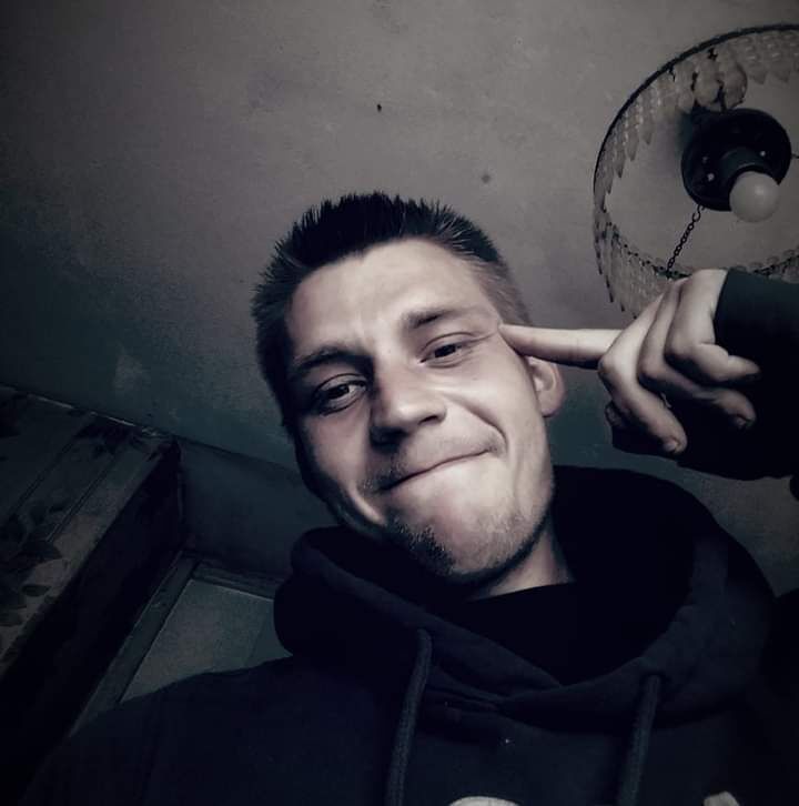  46950351  , 28 ,    