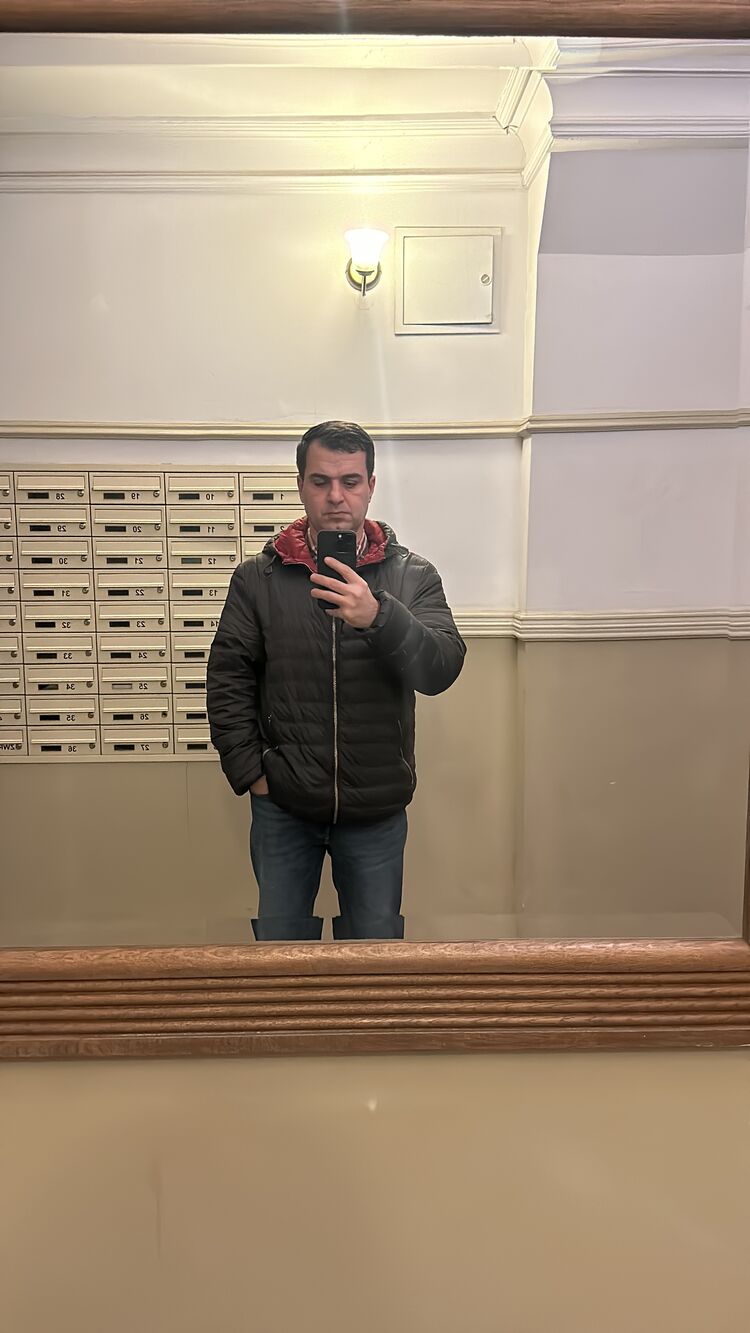  Pila,   , 42 ,  
