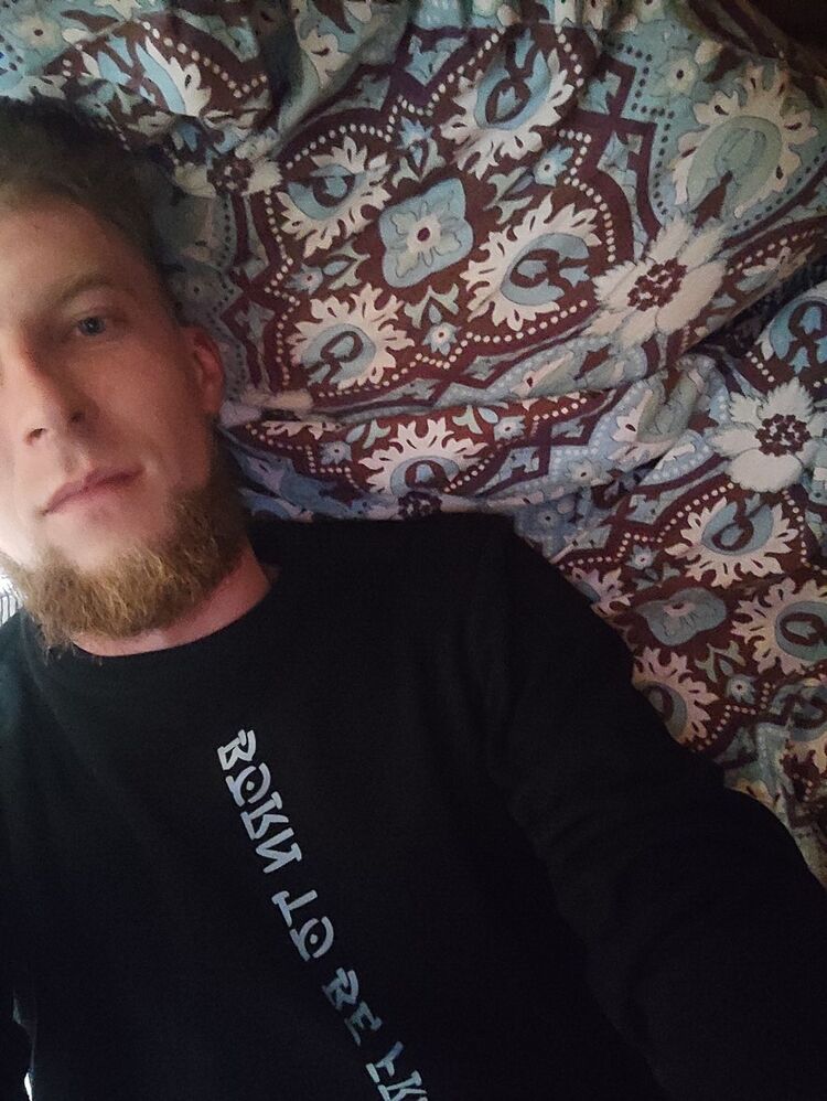  ,   Liroyy, 28 ,   ,   