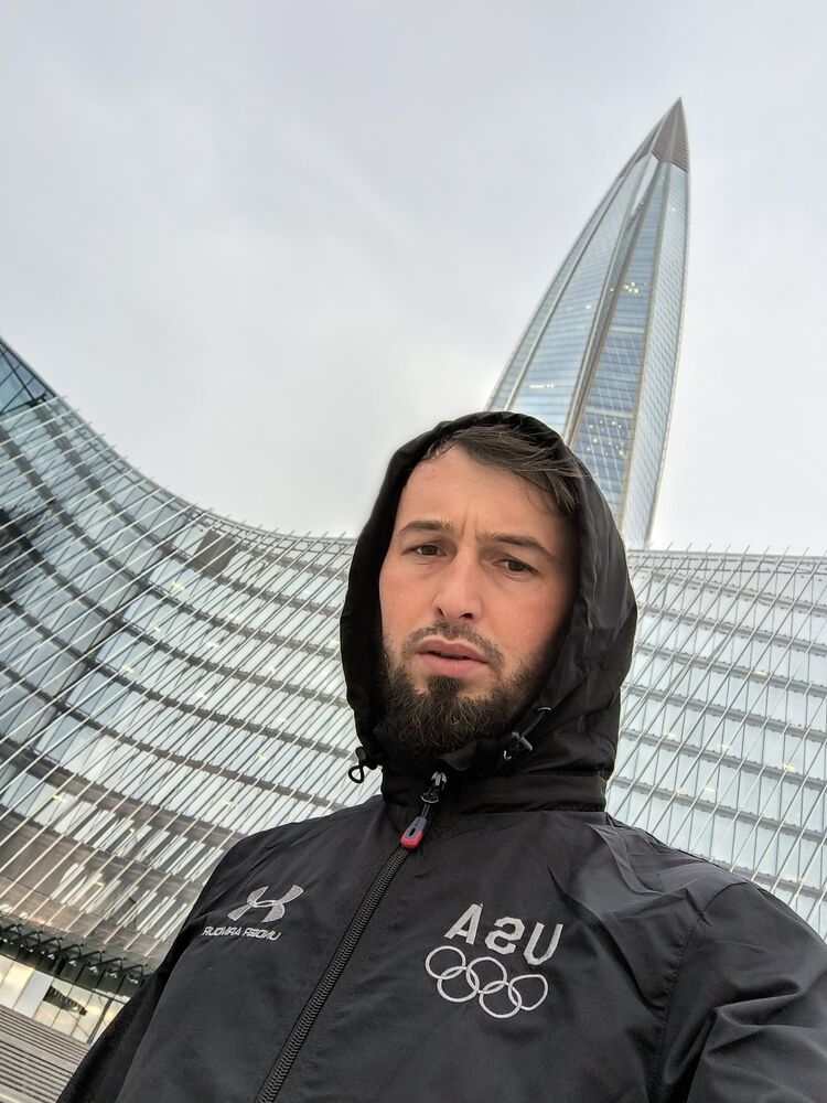  37696241  , 32 ,    -