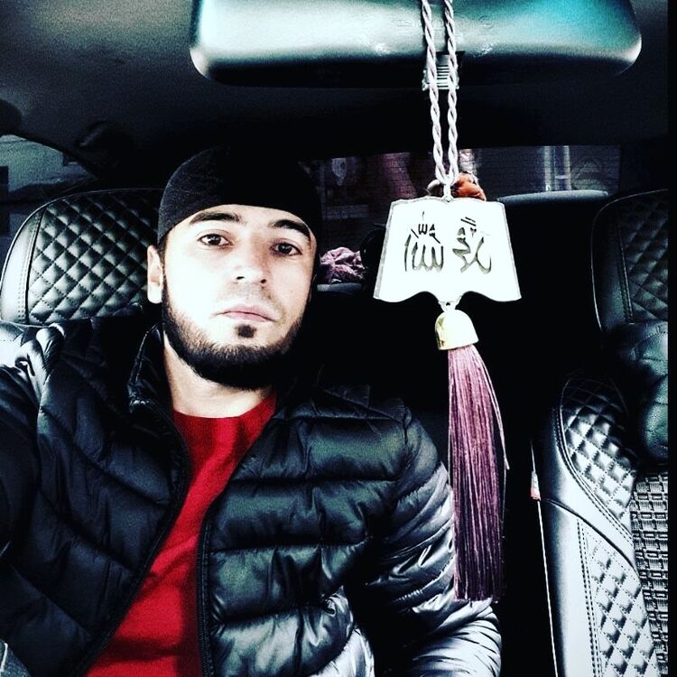  35102461  Amir, 31 ,    