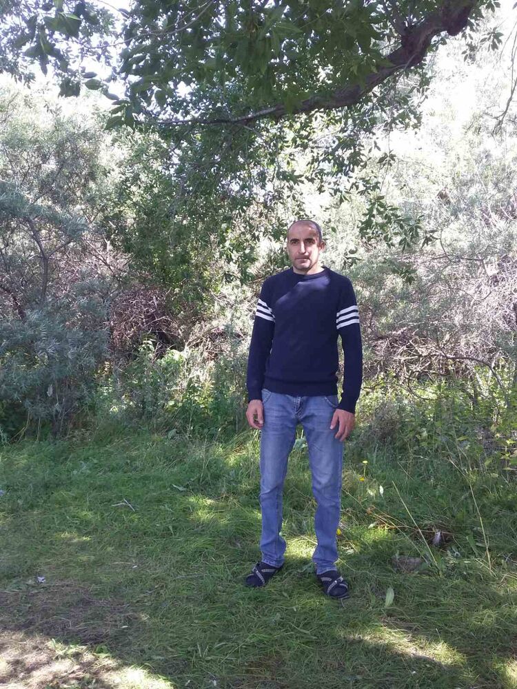  ,   Sargis, 46 ,   ,   