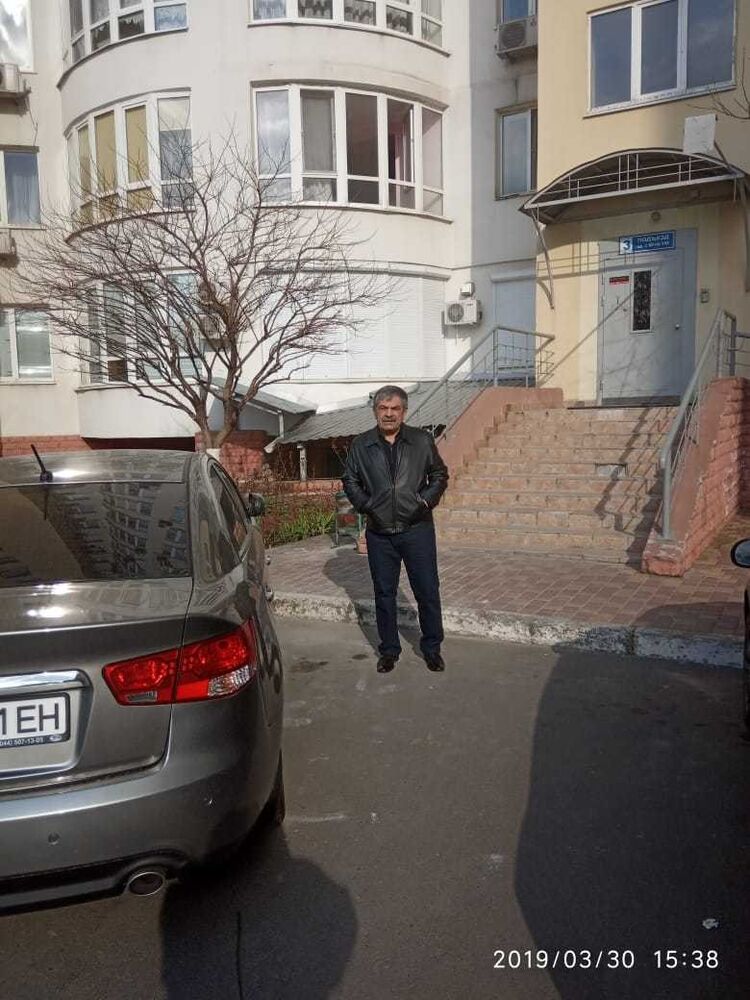  15714051  Zurab, 61 ,    