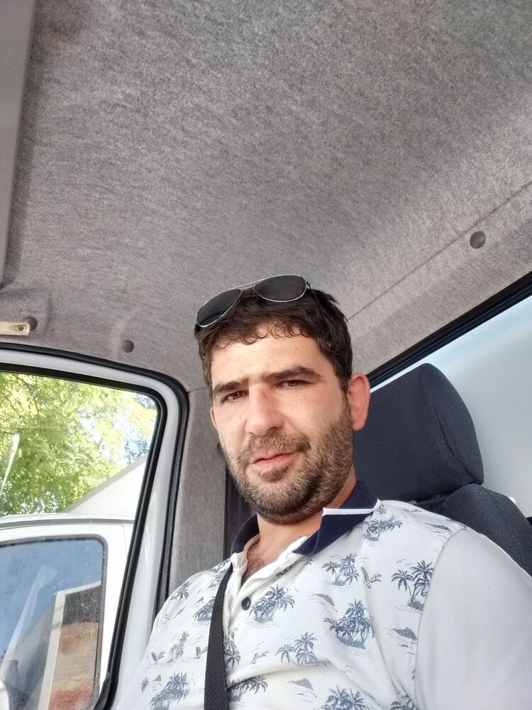  16573781  , 40 ,    