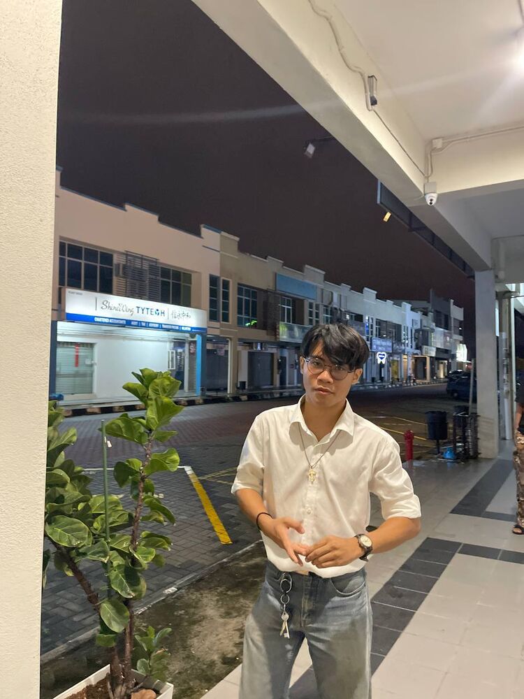  51056461  Aisy, 20 ,    