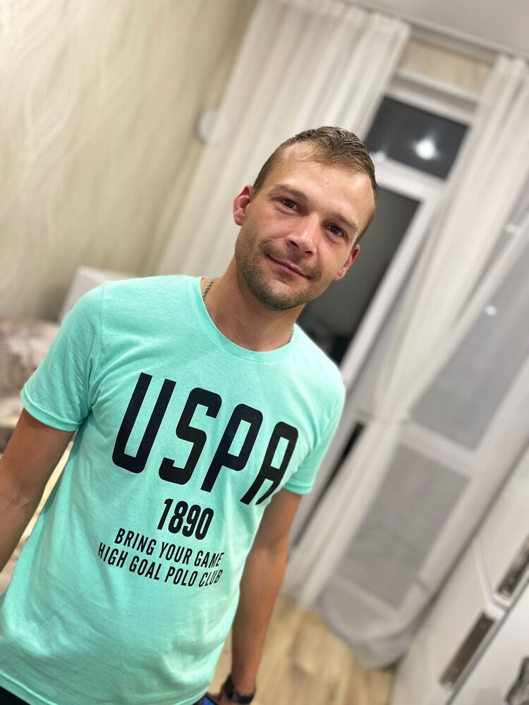  36545841  Ivan, 39 ,    
