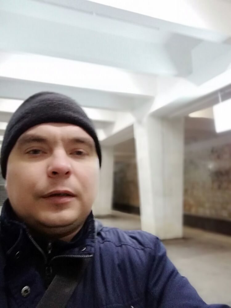  15136491  Viktor, 43 ,    