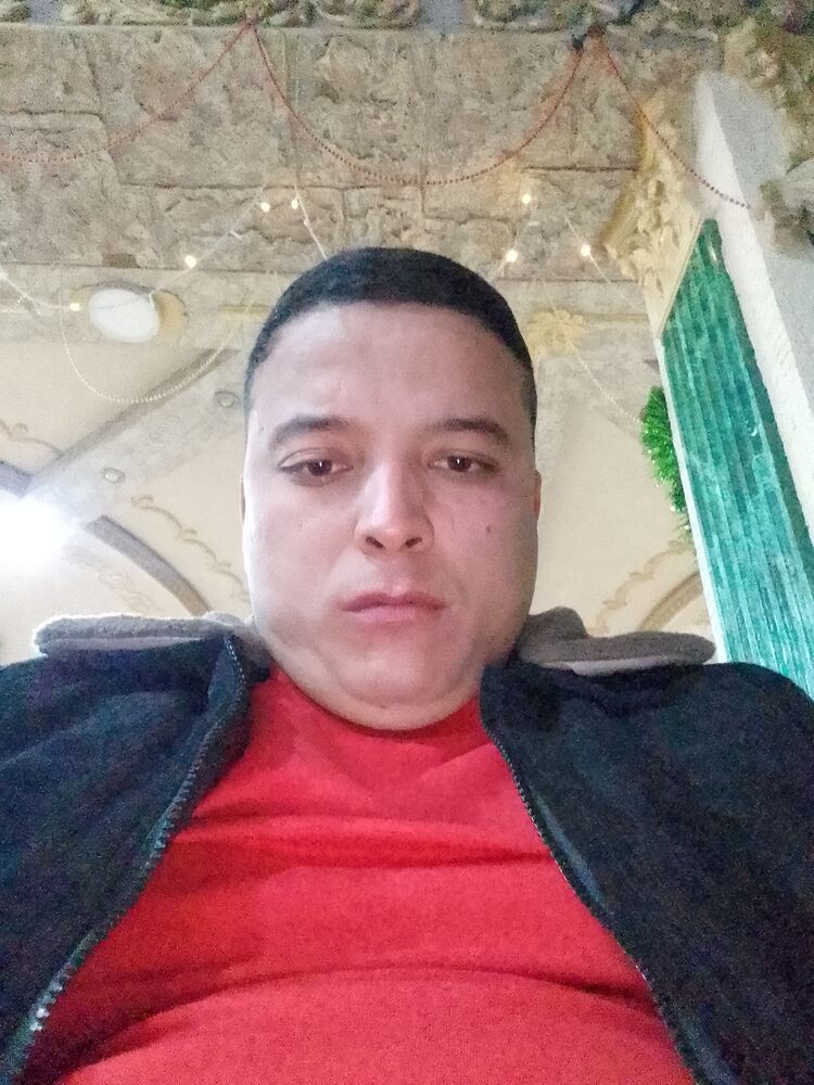  ,   Amir, 32 ,   ,   